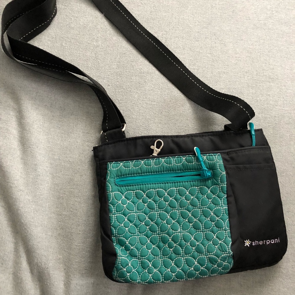 Sherpani Blue Purse